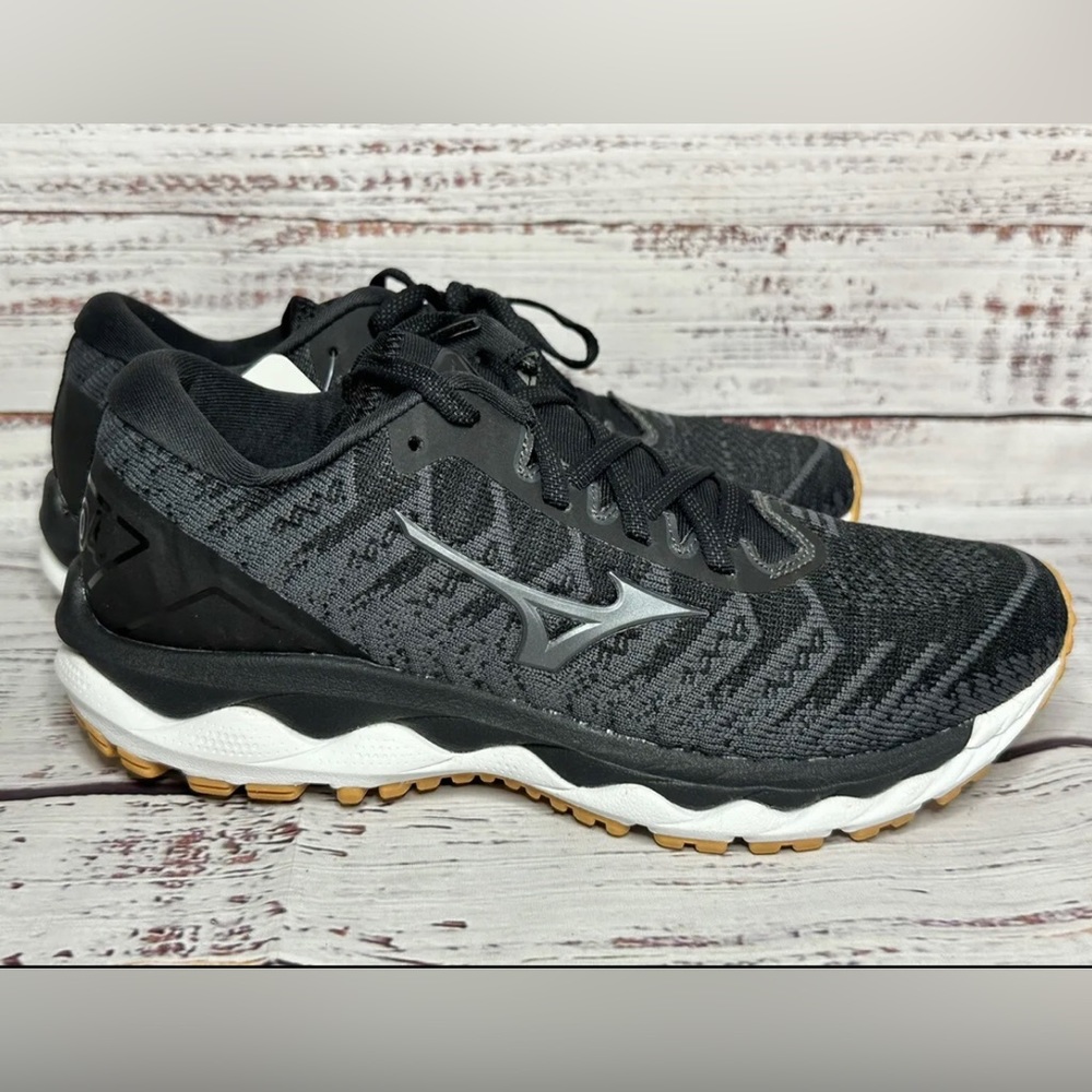 Mizuno Womens Wave Sky 4 Waveknit Black Running Shoes Size 7.5 D Wide